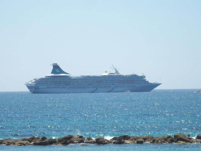 Appartamento Central Gem - 10 Min Walk To The Sea, Harbor And Mall Paphos Esterno foto
