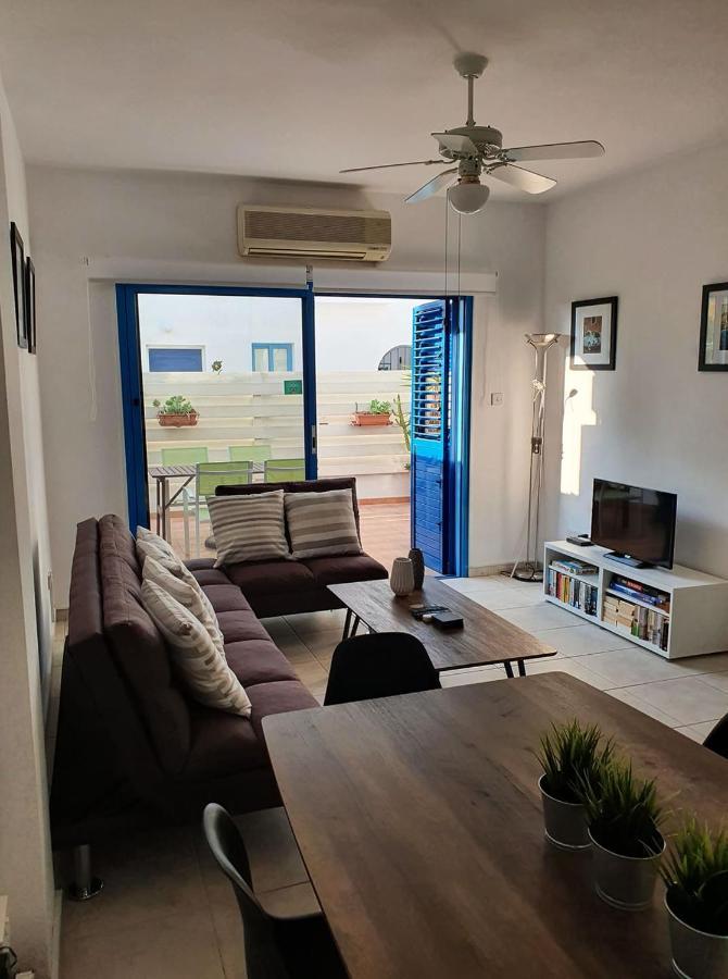 Appartamento Central Gem - 10 Min Walk To The Sea, Harbor And Mall Paphos Esterno foto