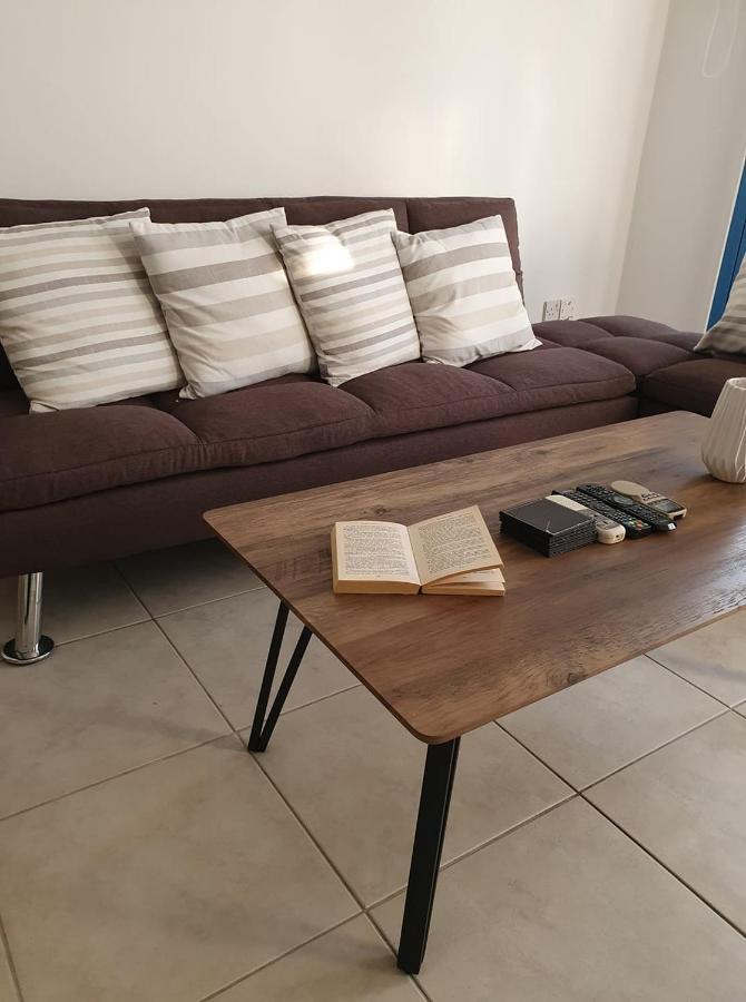 Appartamento Central Gem - 10 Min Walk To The Sea, Harbor And Mall Paphos Esterno foto